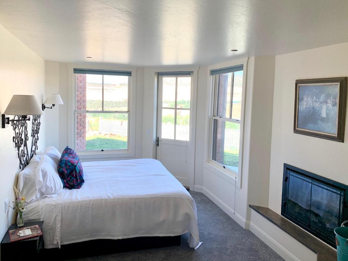 Annie'S Place Bed & Breakfast Boulder Town Bagian luar foto
