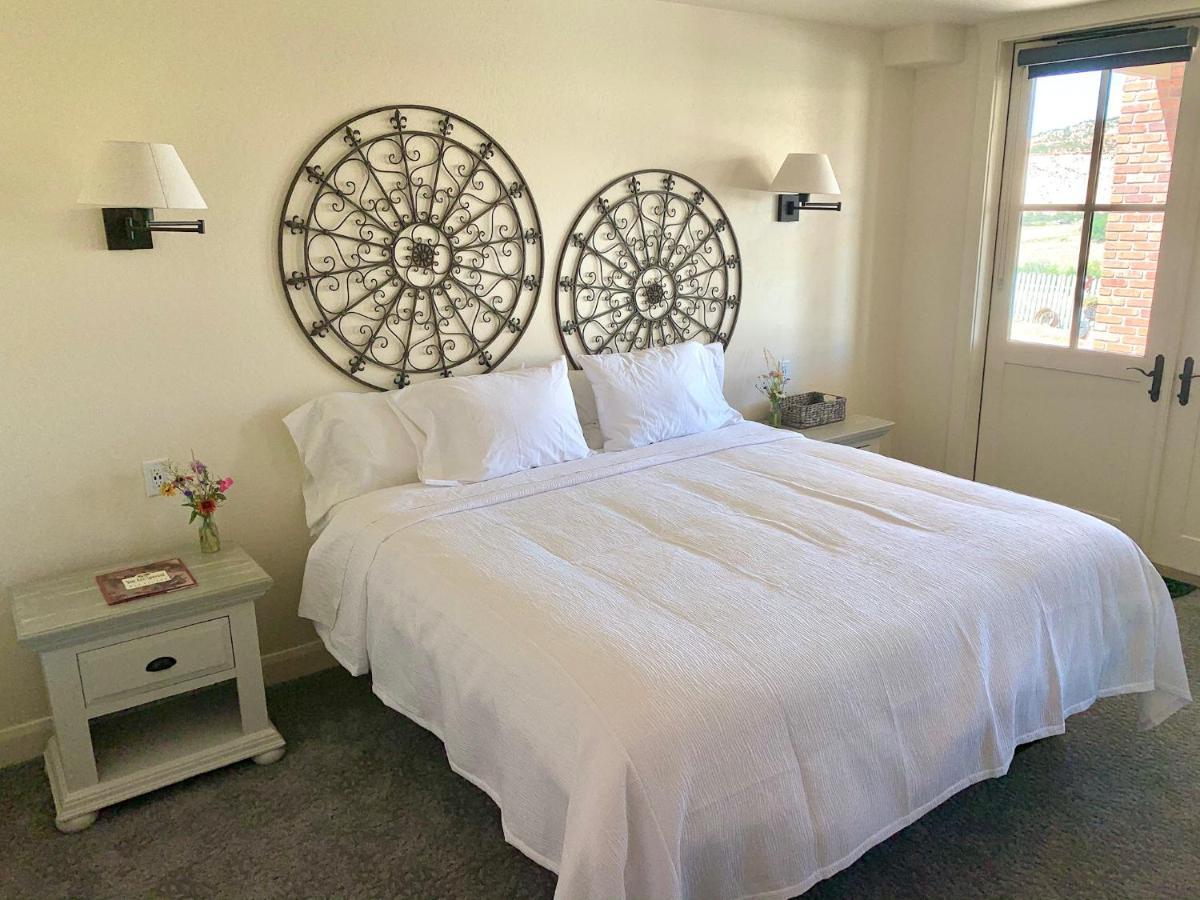 Annie'S Place Bed & Breakfast Boulder Town Bagian luar foto