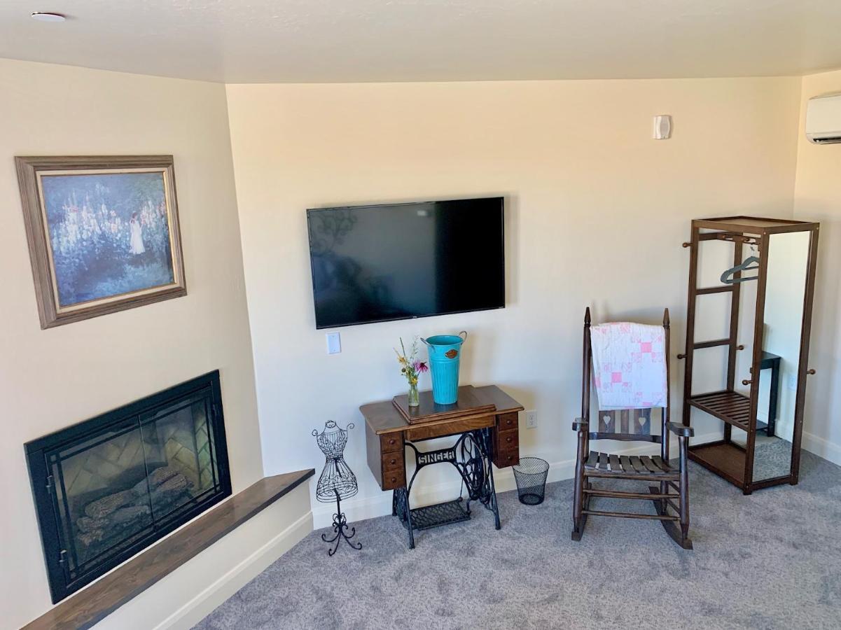 Annie'S Place Bed & Breakfast Boulder Town Bagian luar foto